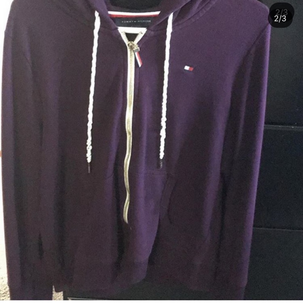 Tommy purple sweatshirt